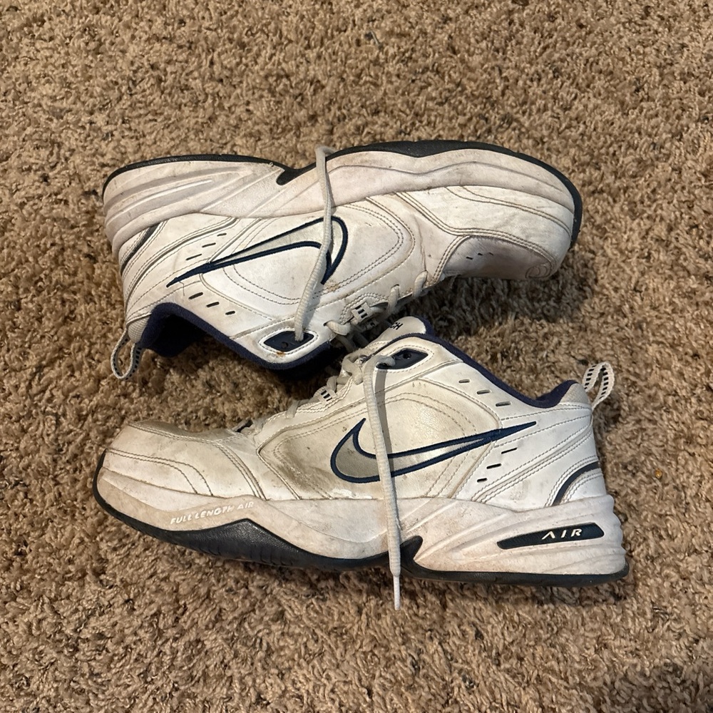 Nike Air Monarch